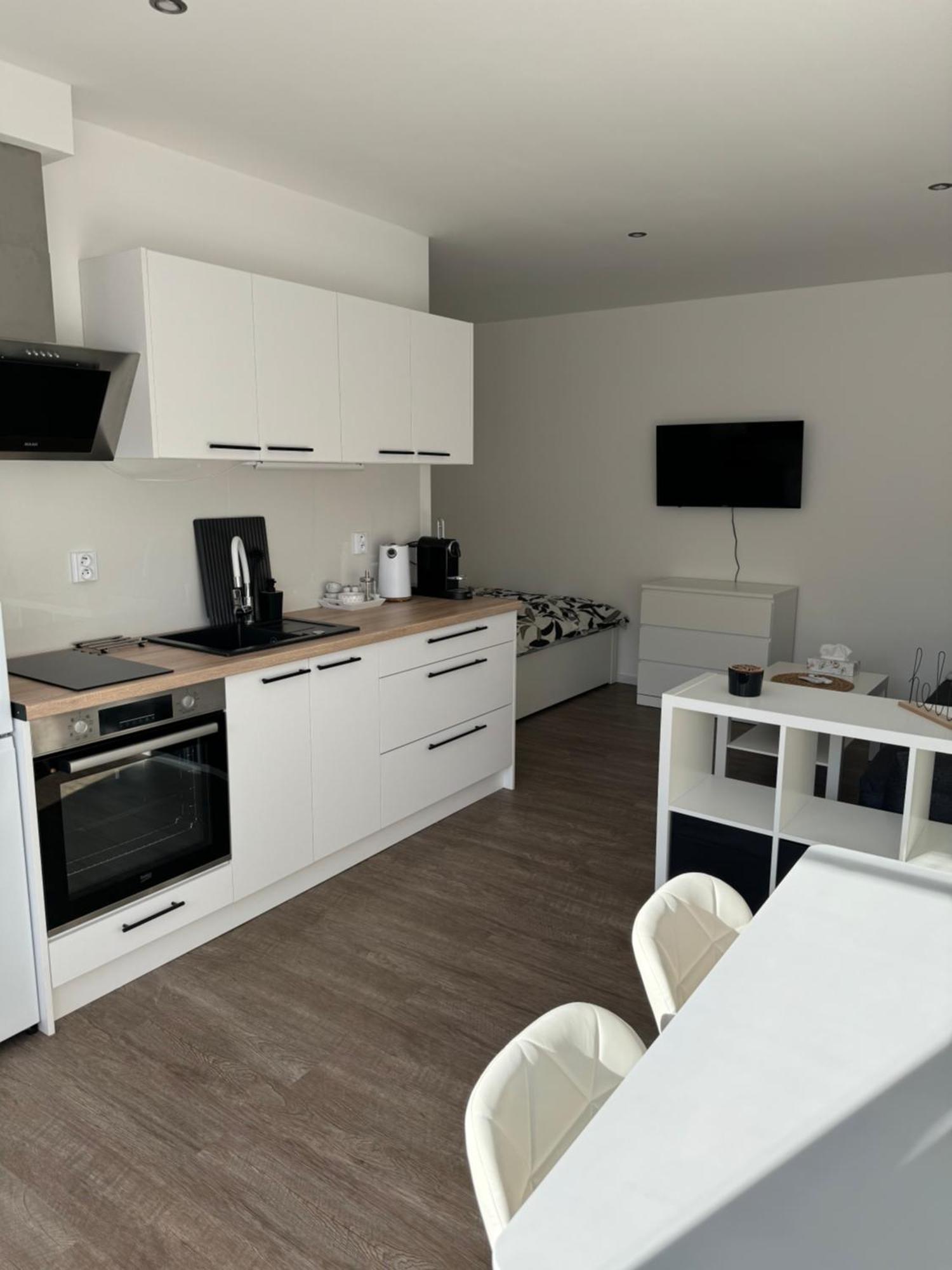 Rk Apartment *